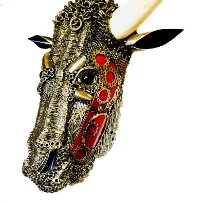 Stählerner Taurus von Karin Zedlacher